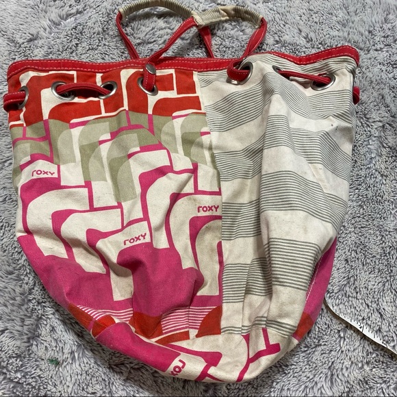 Roxy Bucket Hand Bag - Picture 4 of 6